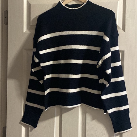 NWT! J Crew sweater - Picture 4 of 10